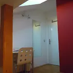 Rainbow Hostel *