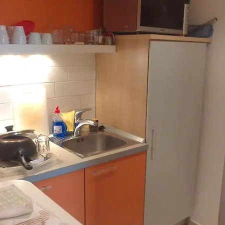 Rainbow Hostel *